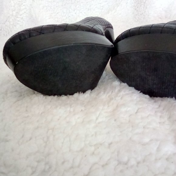Steve Madden Black Quilt Design High Heels - Picture 4 of 6